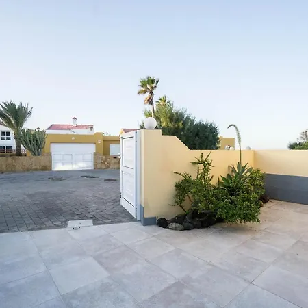 Villa Ocean Front Near Corralejo Great Beaches *