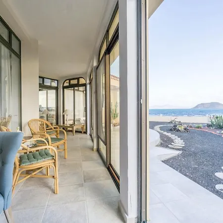 Villa Ocean Front Near Corralejo Great Beaches La Oliva
